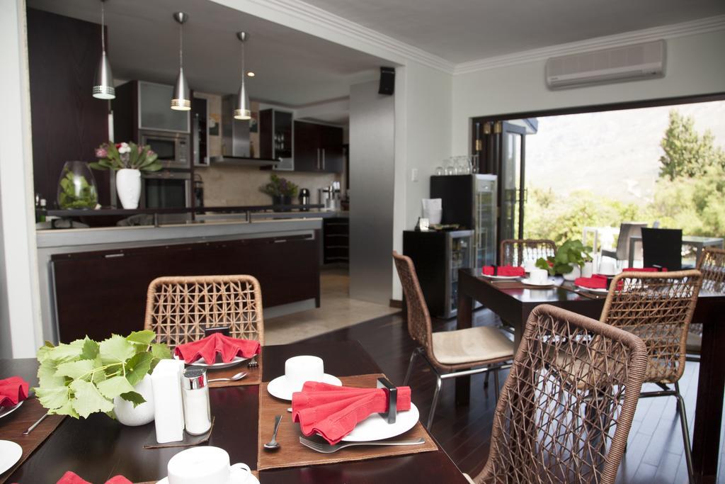 Keren'S Vine Guesthouse Стелленбос Екстер'єр фото